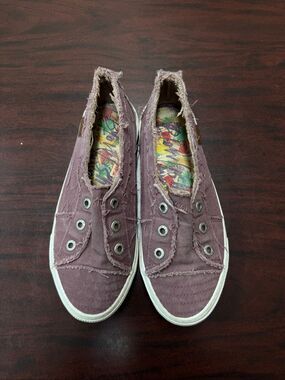 Blowfish Aussie Slip-On Shoes in Lavender Frost Size 9